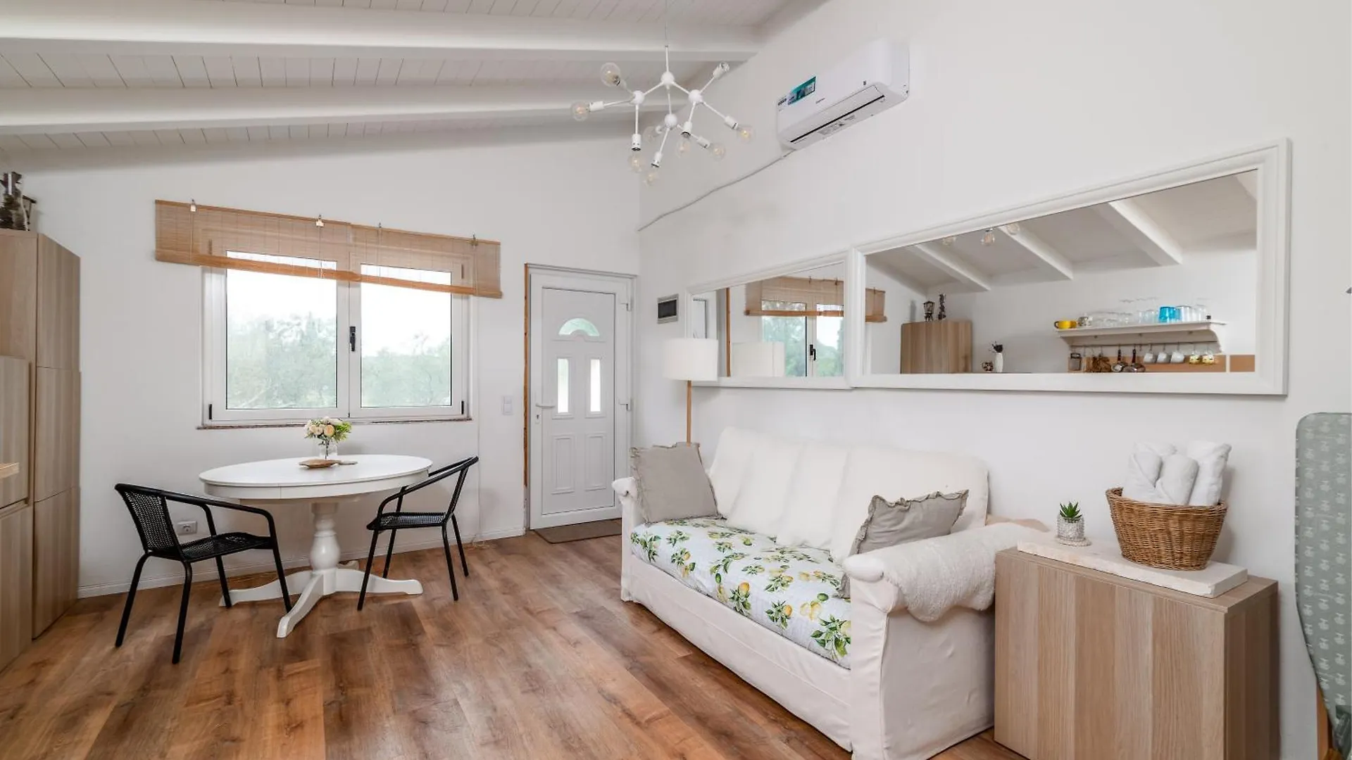 Apartments With A Parking Space Rovinj - 22740 0*,  Croazia